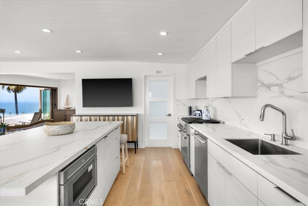 3921 Highland Avenue