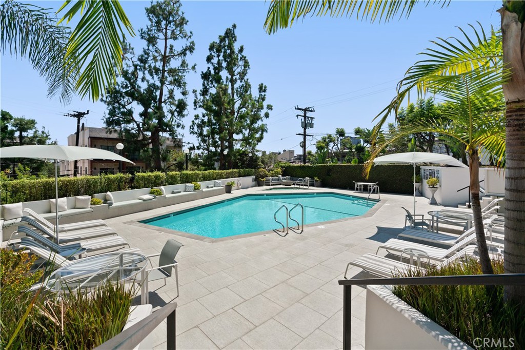 8787 Shoreham Drive B4