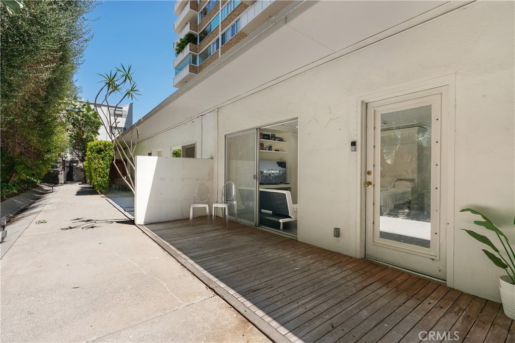 8787 Shoreham Drive B4