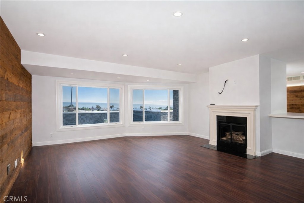 653 Manhattan Beach Boulevard M