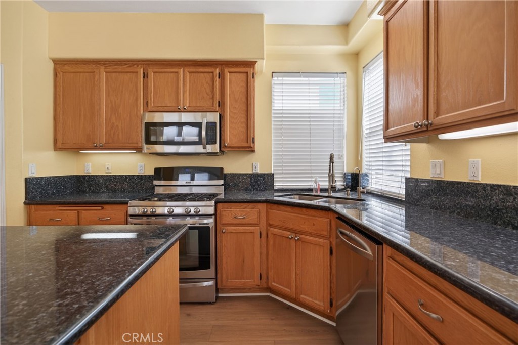 1050 Avenida Classica