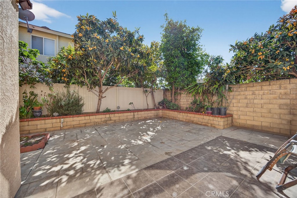 1050 Avenida Classica