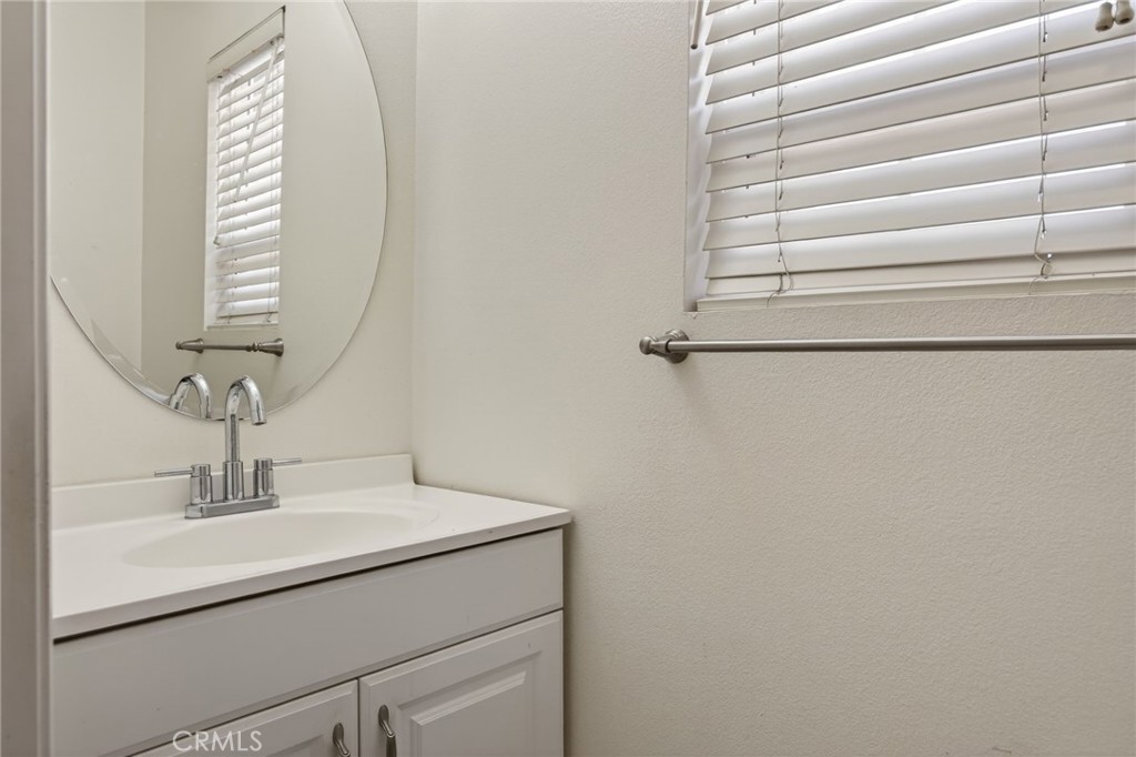 1050 Avenida Classica