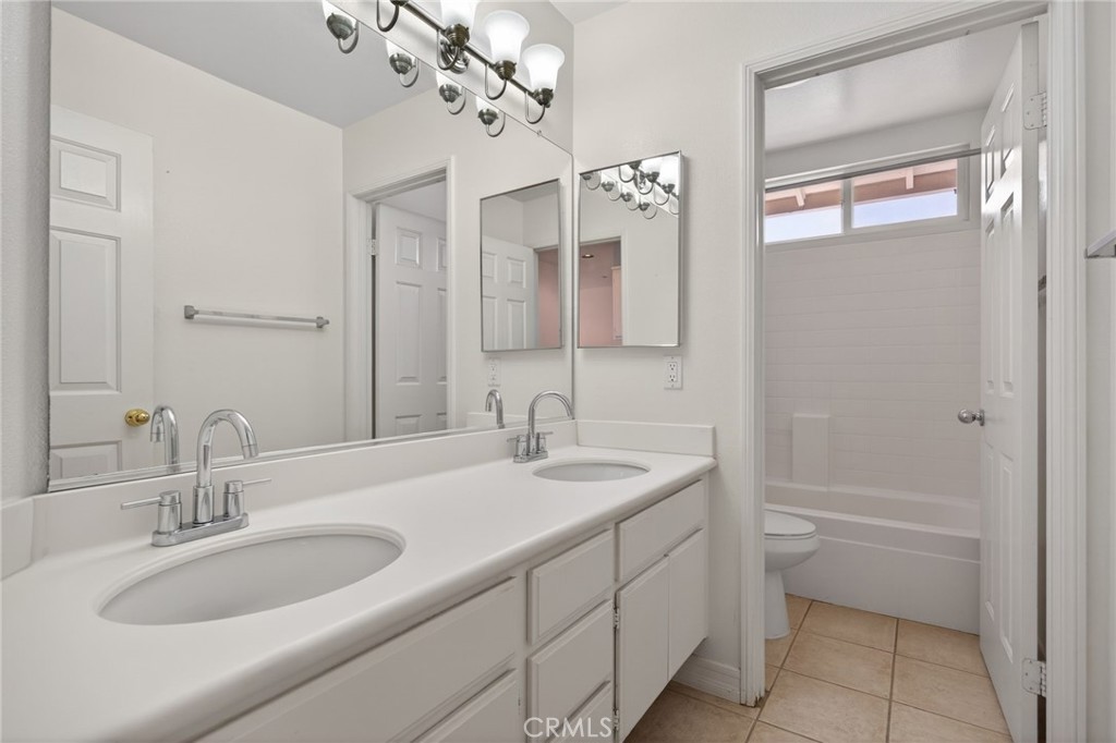 1050 Avenida Classica