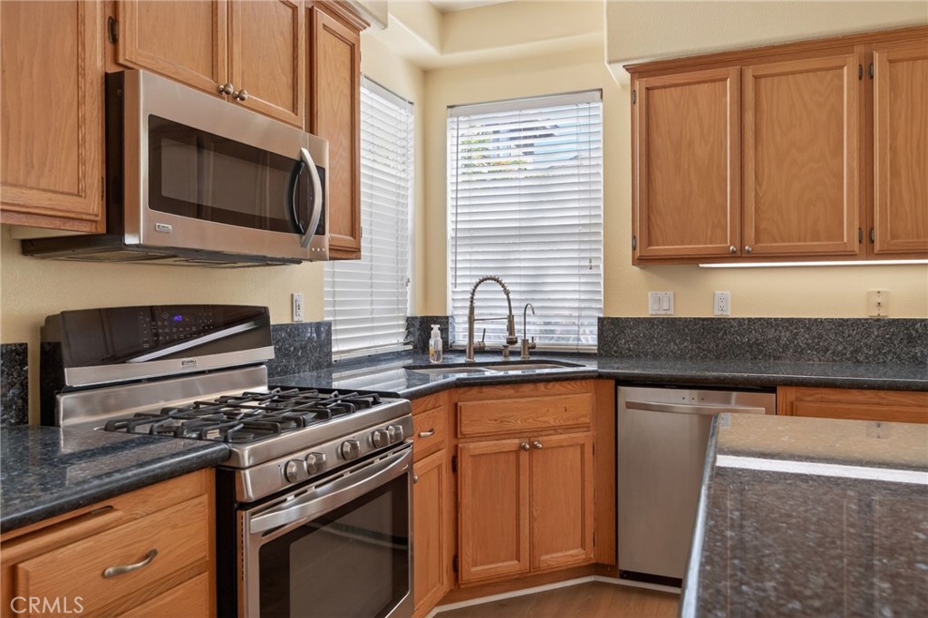 1050 Avenida Classica