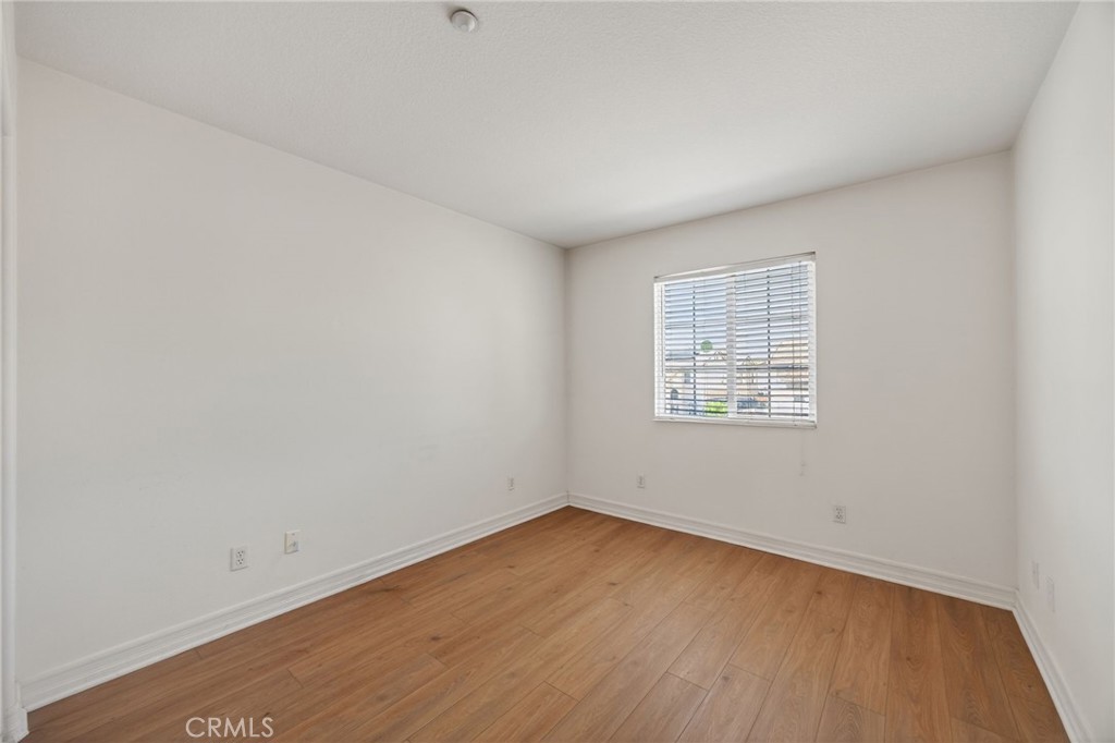 1050 Avenida Classica