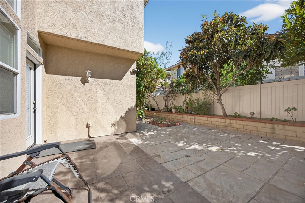 1050 Avenida Classica