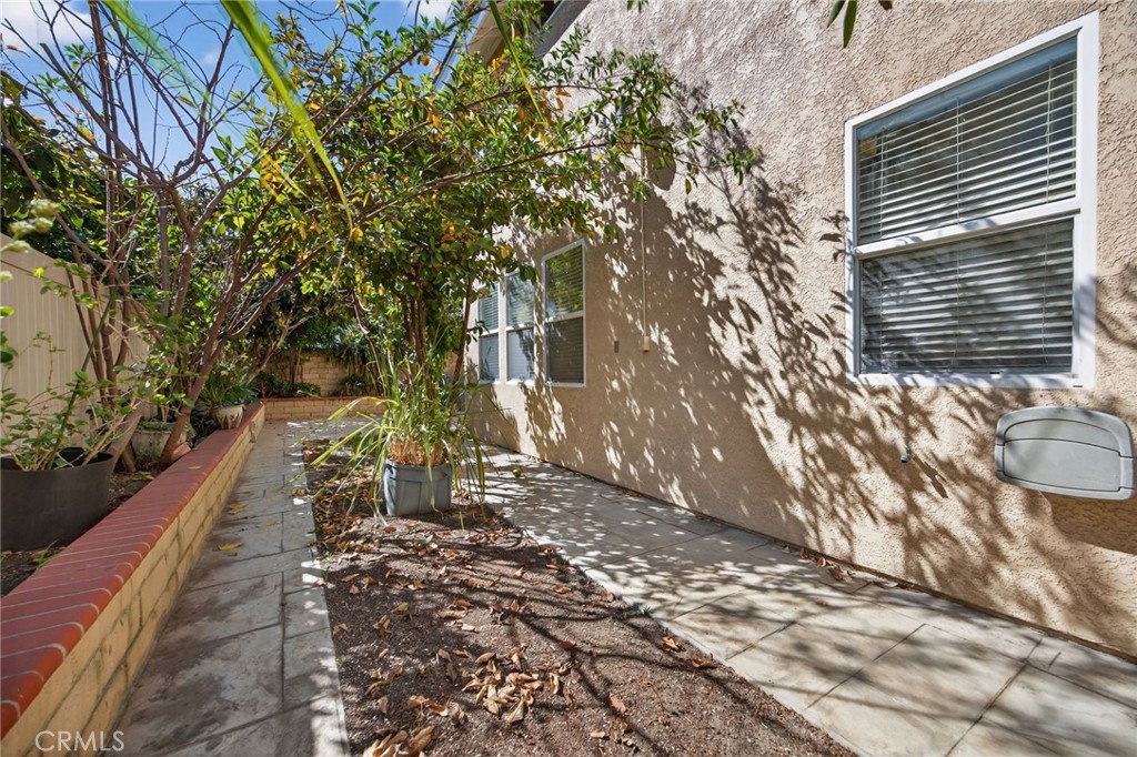 1050 Avenida Classica