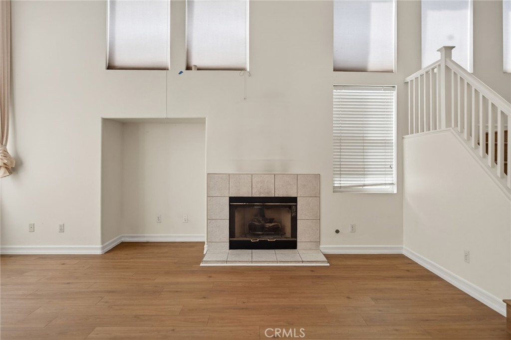 1050 Avenida Classica