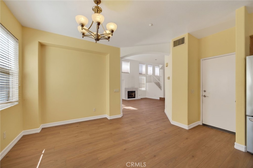 1050 Avenida Classica