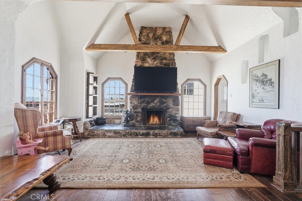 4308 Crest Drive