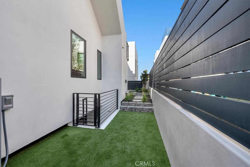 947 7th Street