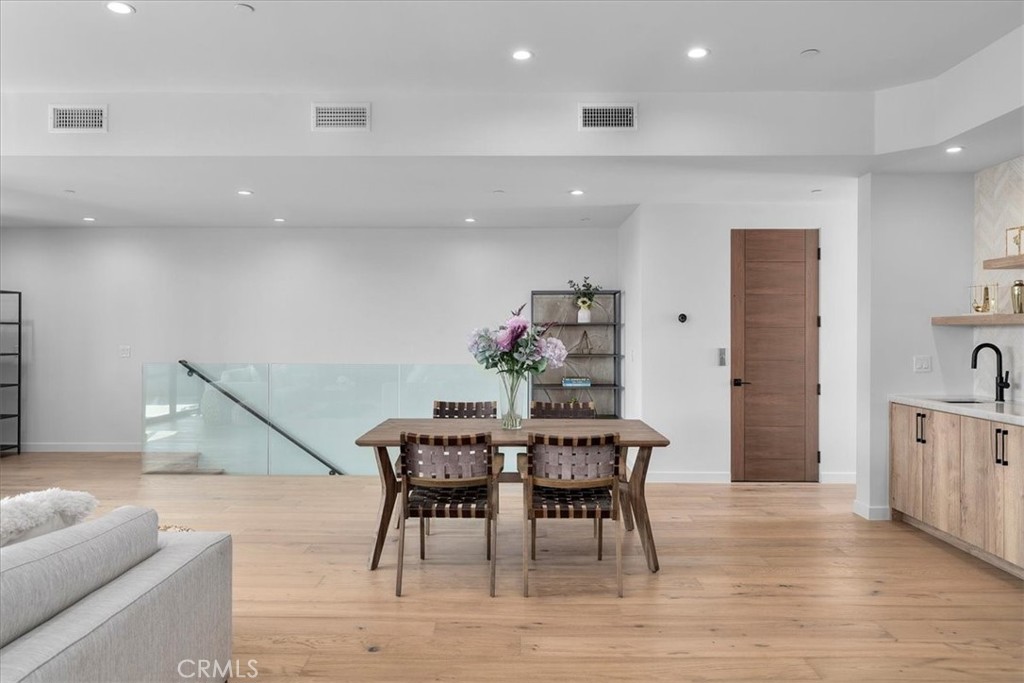 947 7th Street