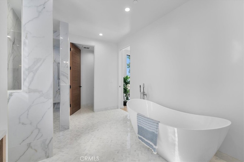 947 7th Street