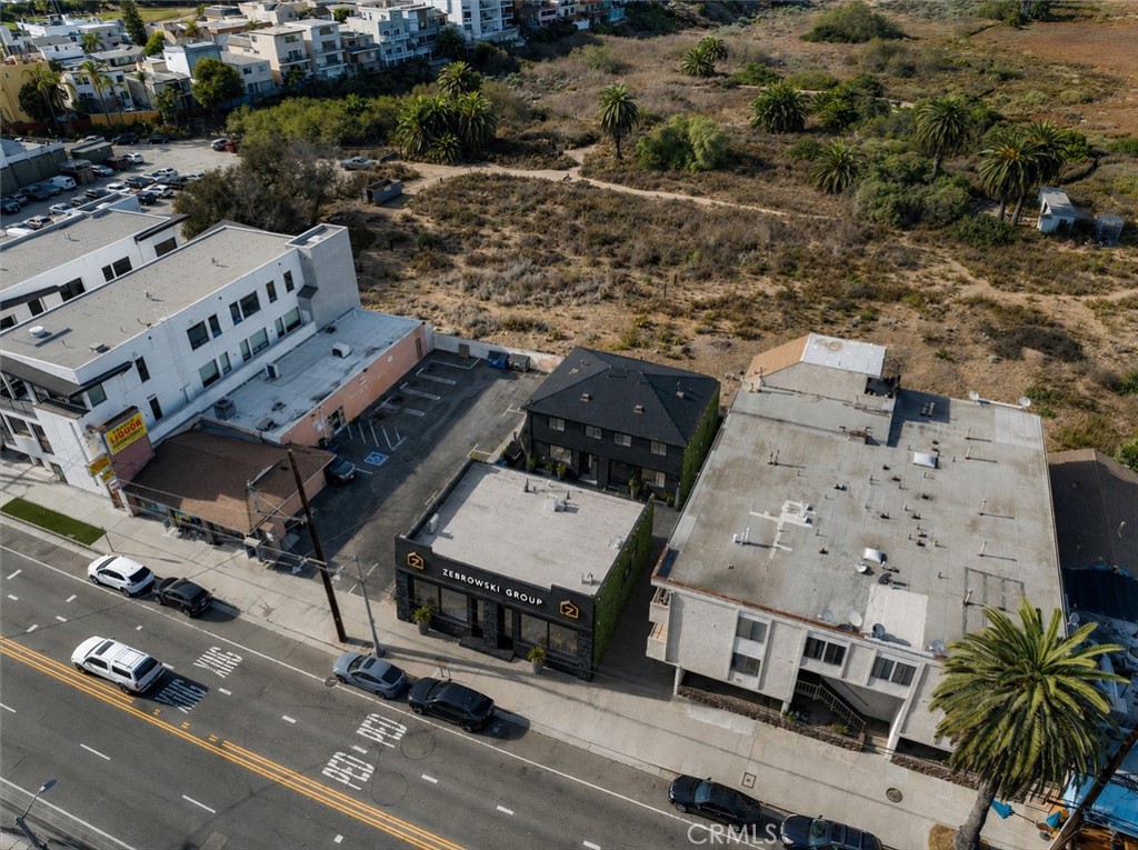 325 Culver Blvd 3