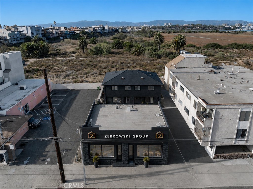 325 Culver Blvd 3