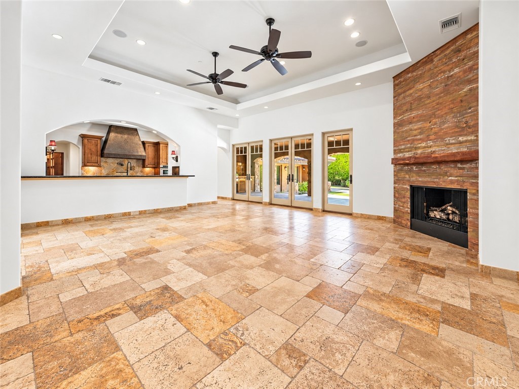 725 Dogwood W