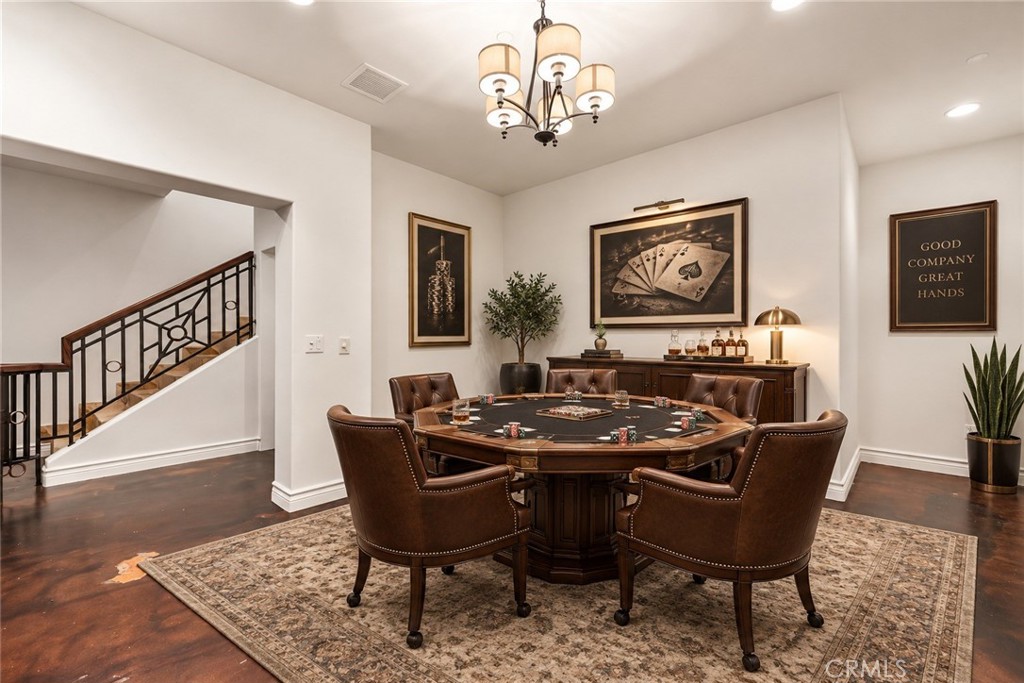 725 Dogwood W