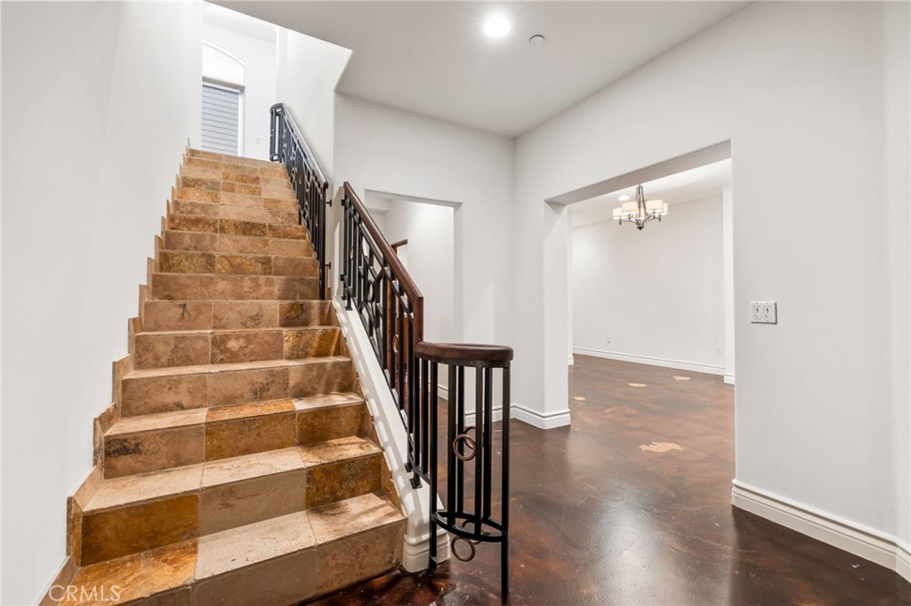725 Dogwood W