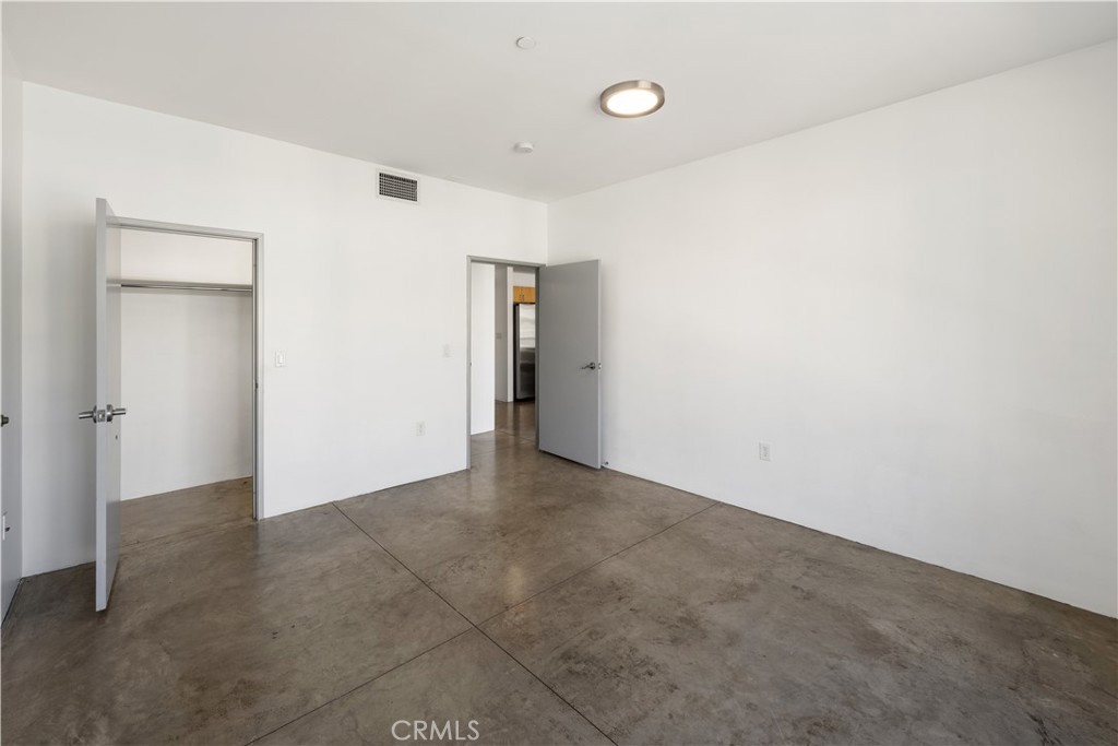 285 W 6th Street 306