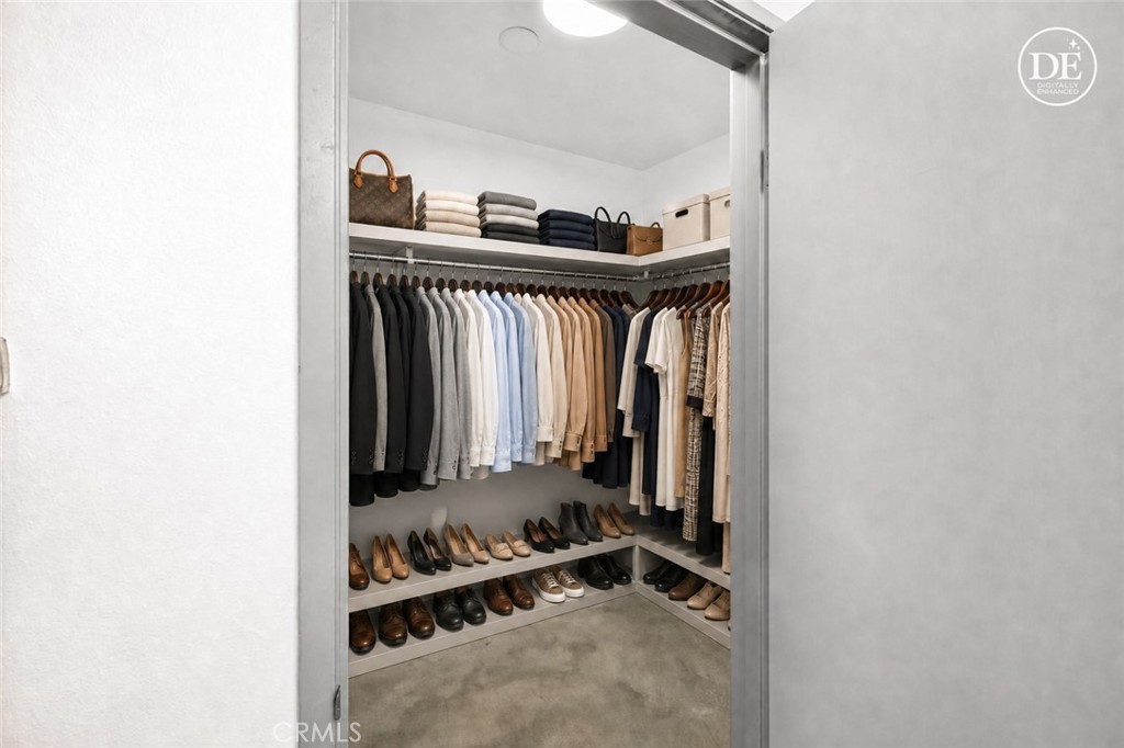 285 W 6th Street 306