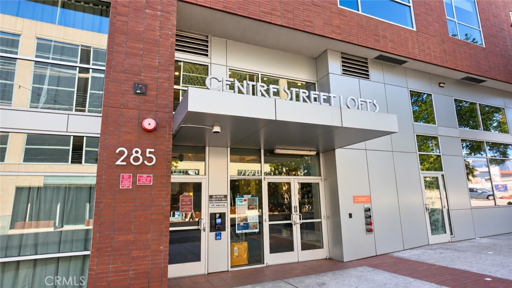 285 W 6th Street 306