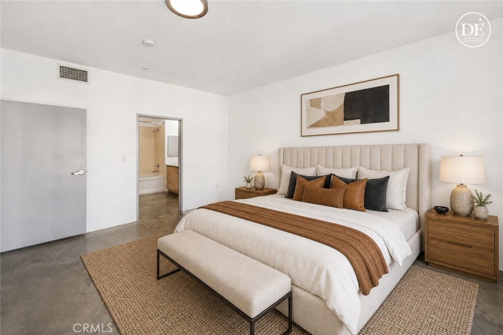 285 W 6th Street 306