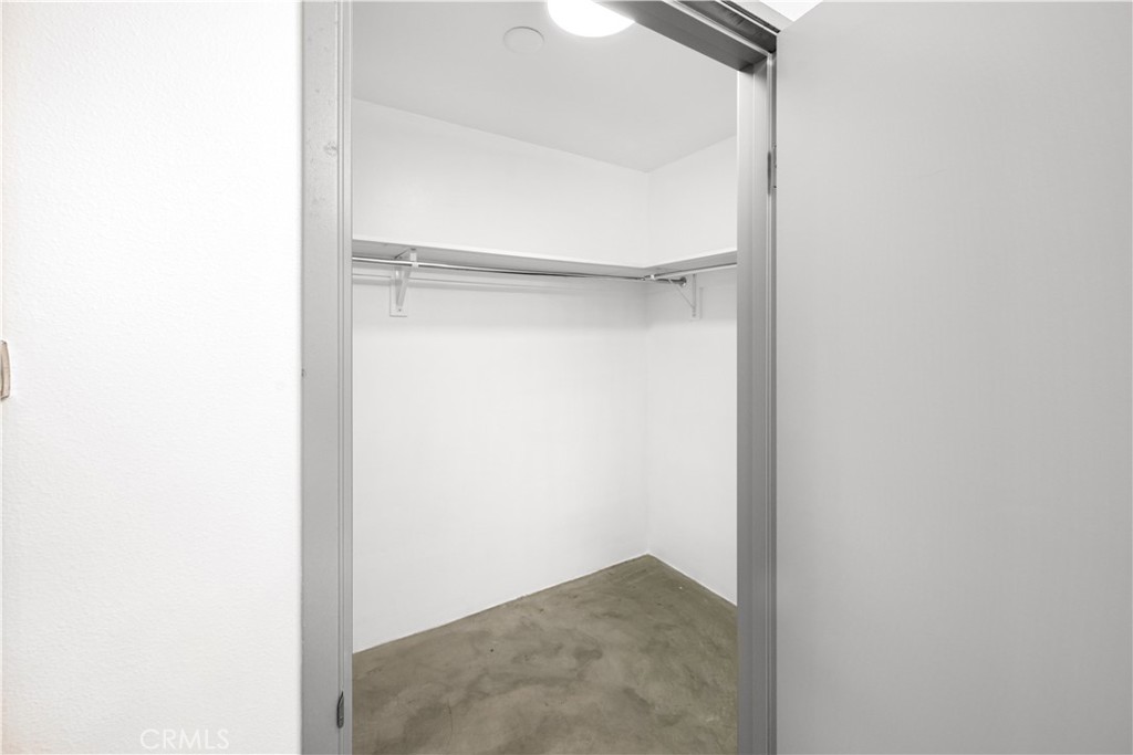 285 W 6th Street 306