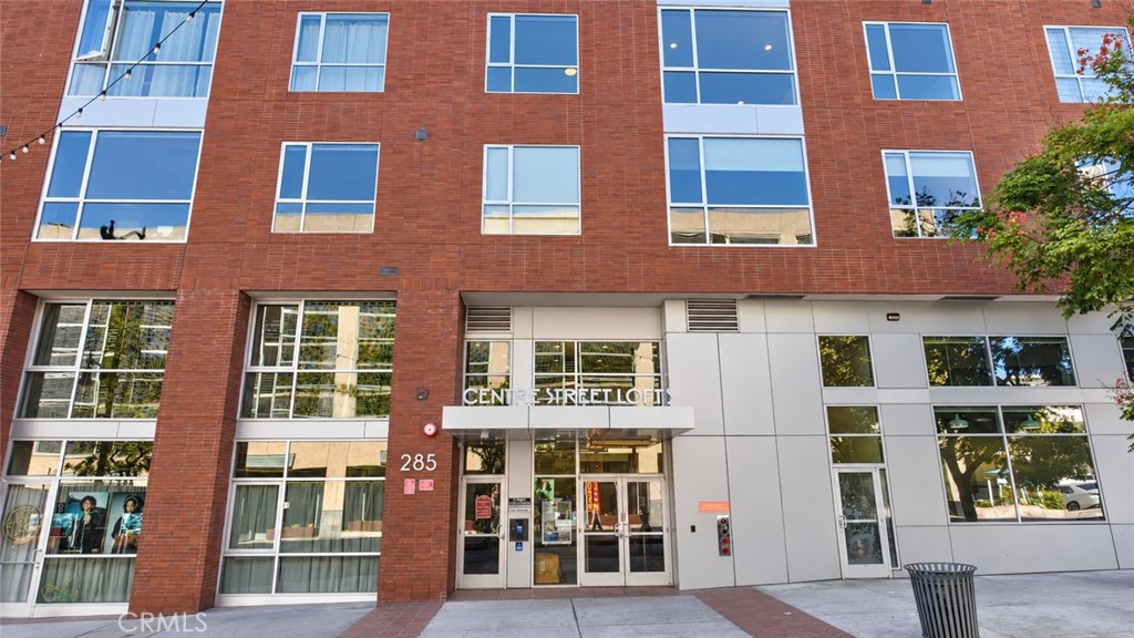 285 W 6th Street 306