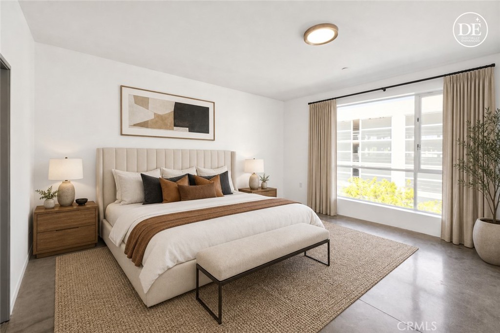 285 W 6th Street 306