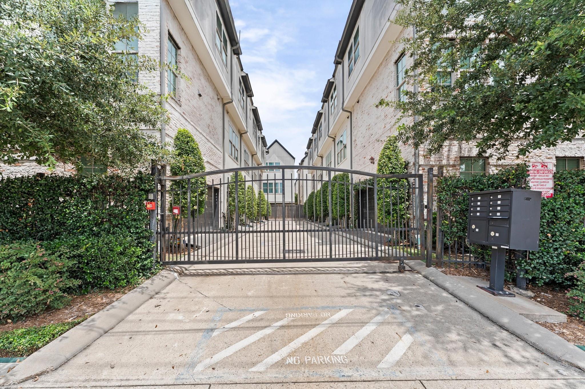 4053 Leeland Street, Houston