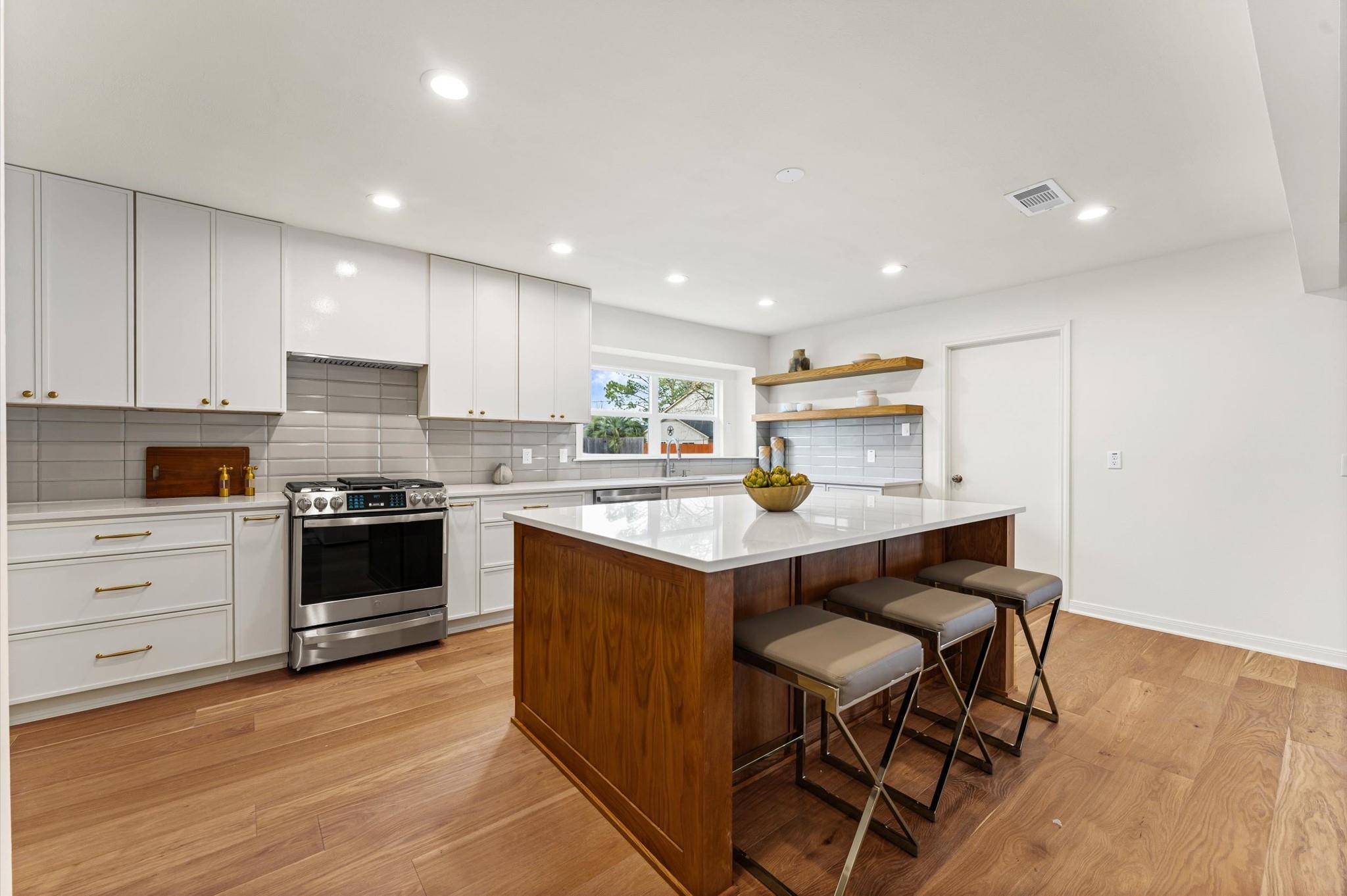 2630 Shadowdale Drive