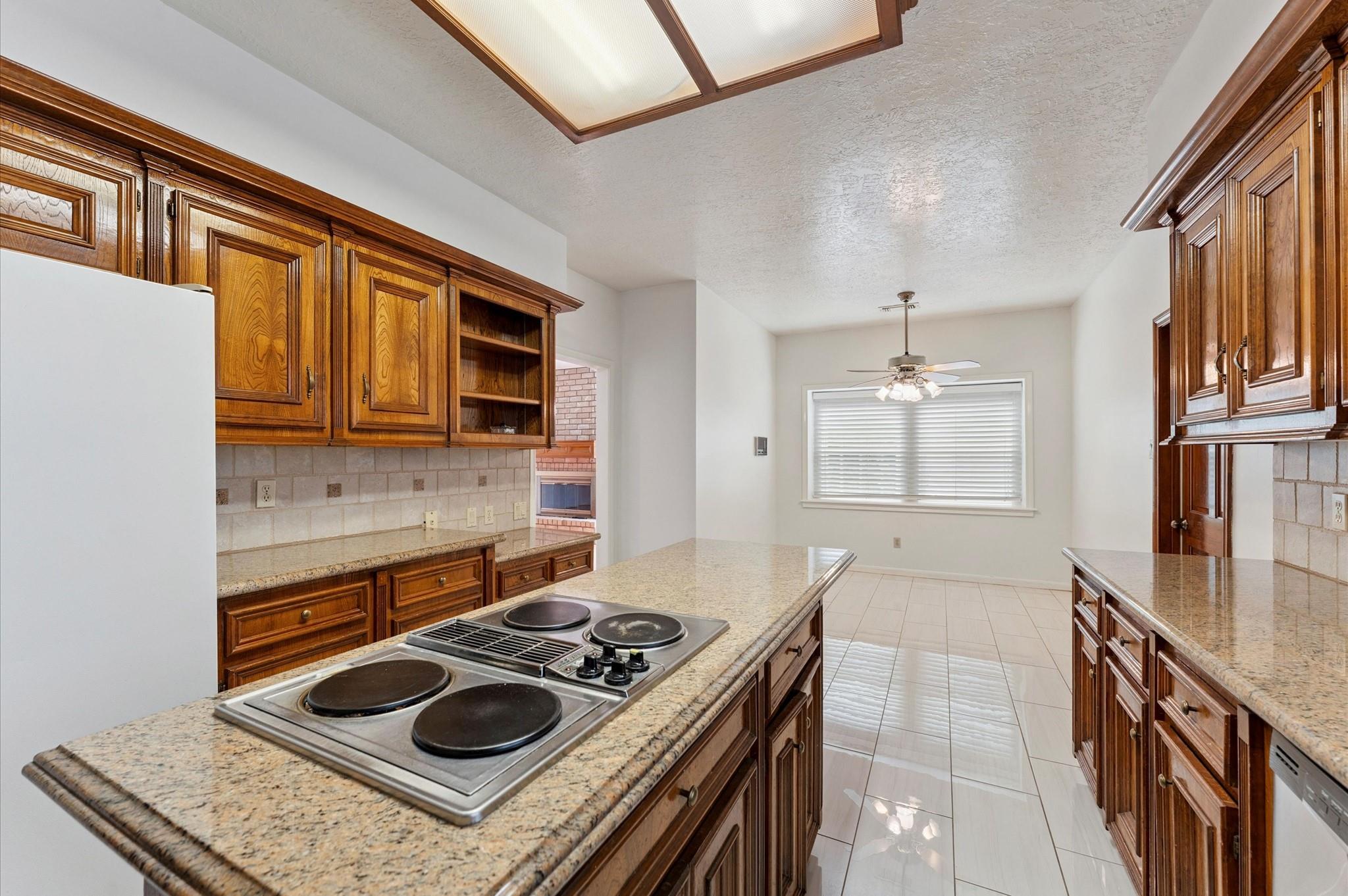 8015 Democracy Court, Spring