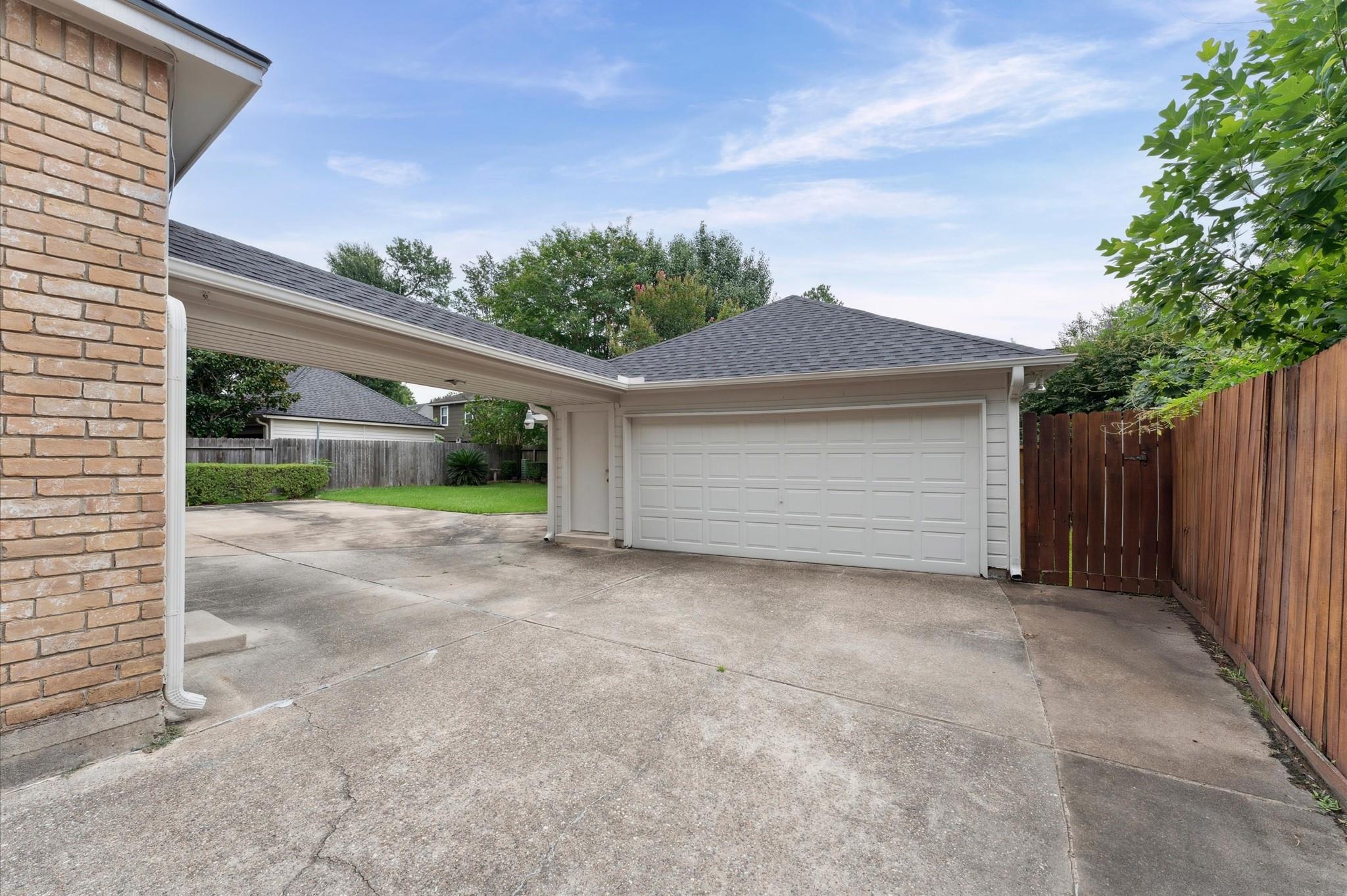 8015 Democracy Court, Spring