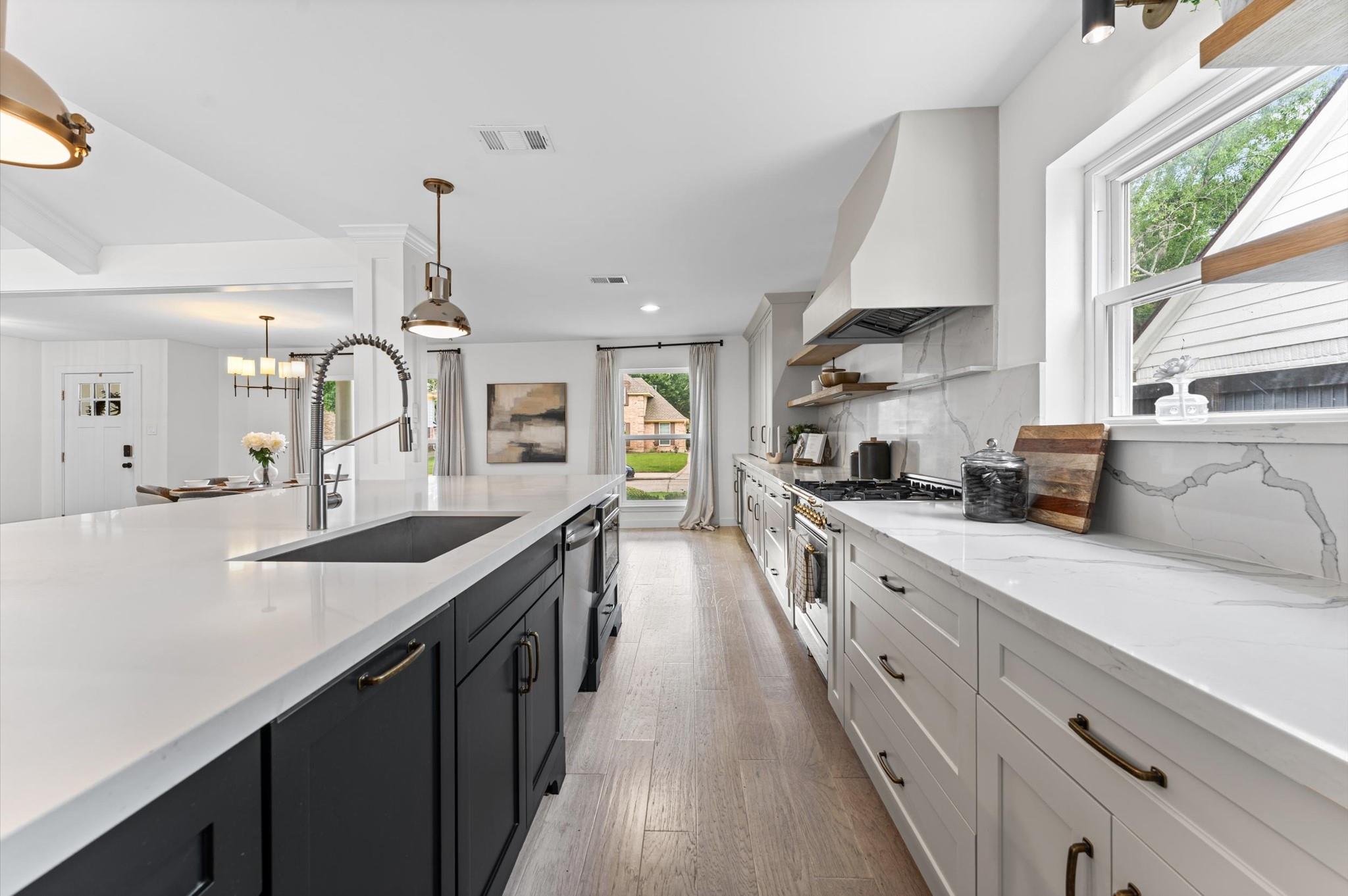 1607 Crystal Hills Drive