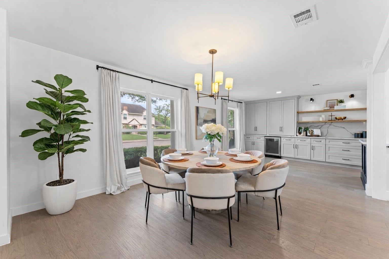 1607 Crystal Hills Drive