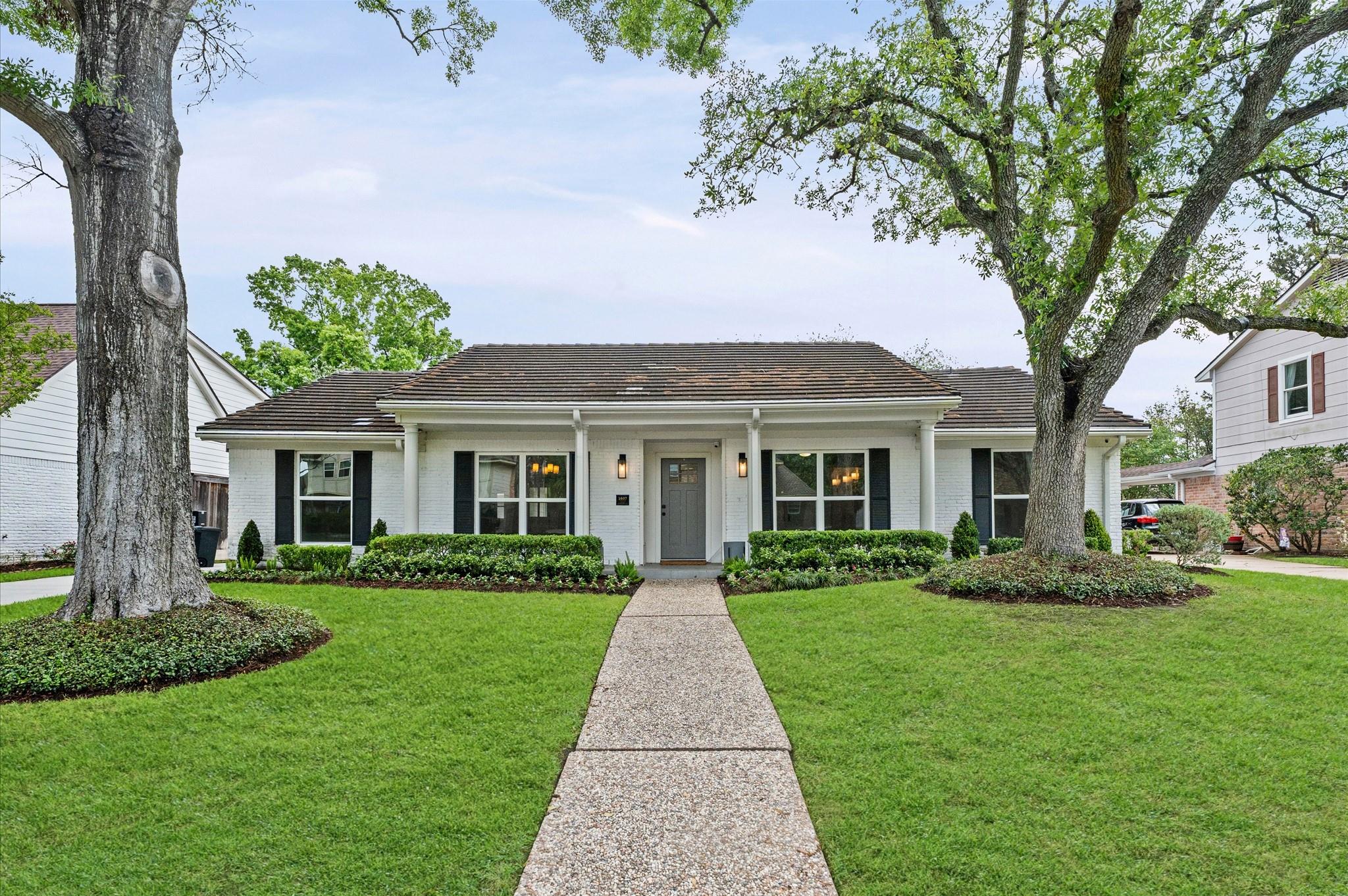 1607 Crystal Hills Drive