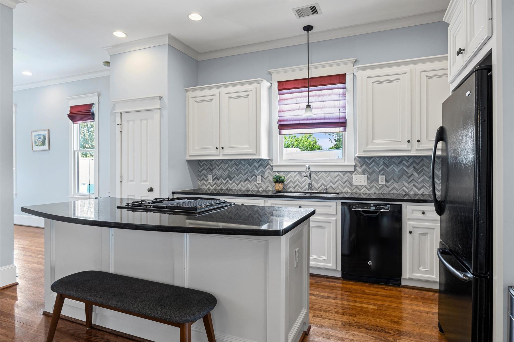 816 W 23rd Street