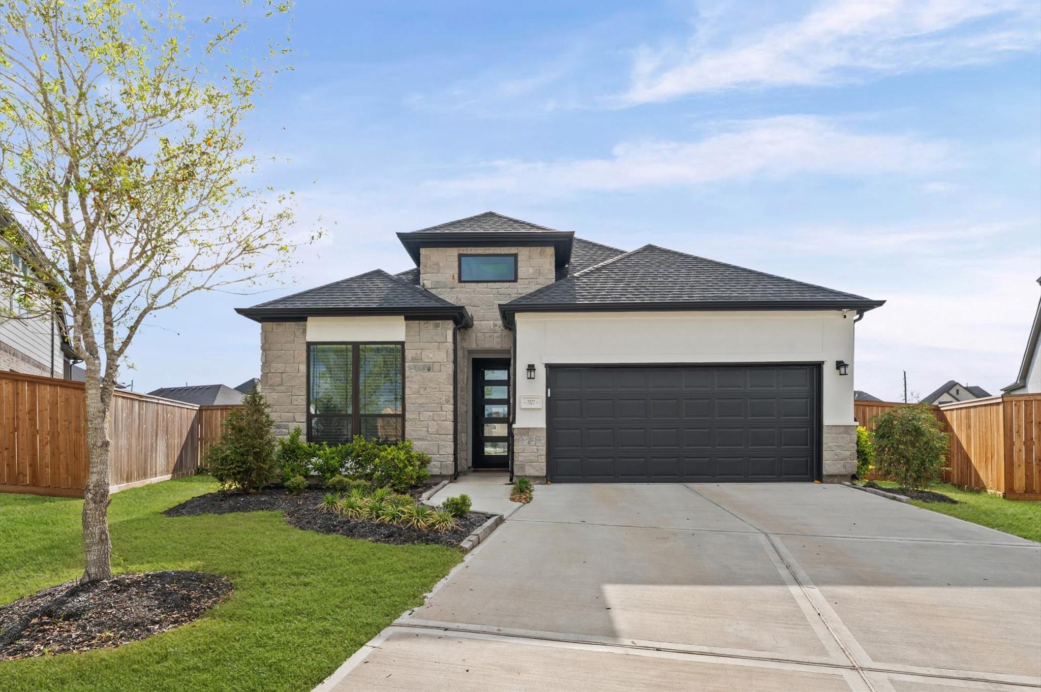 7327 Trail Ridge Drive