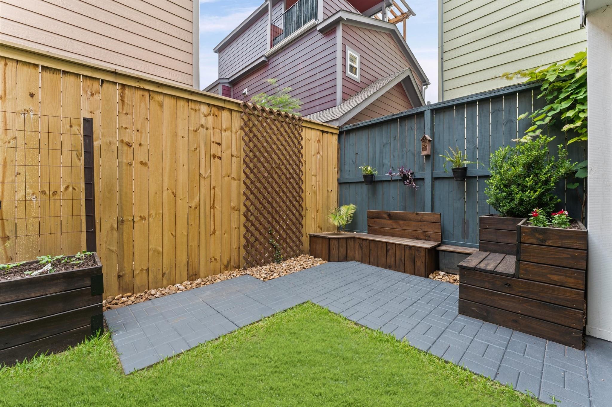 1115 Saulnier Street