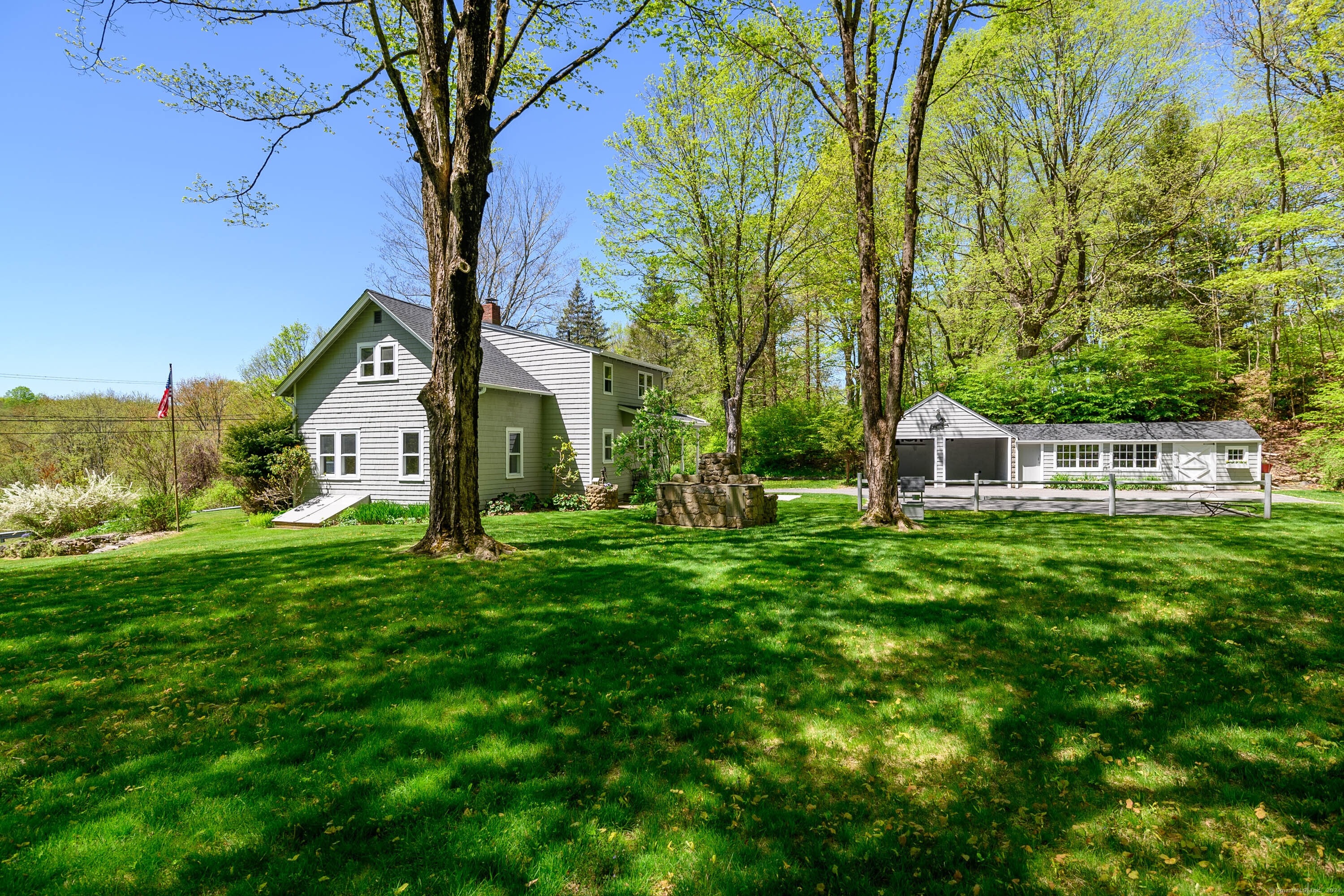 11 Flat Swamp Road