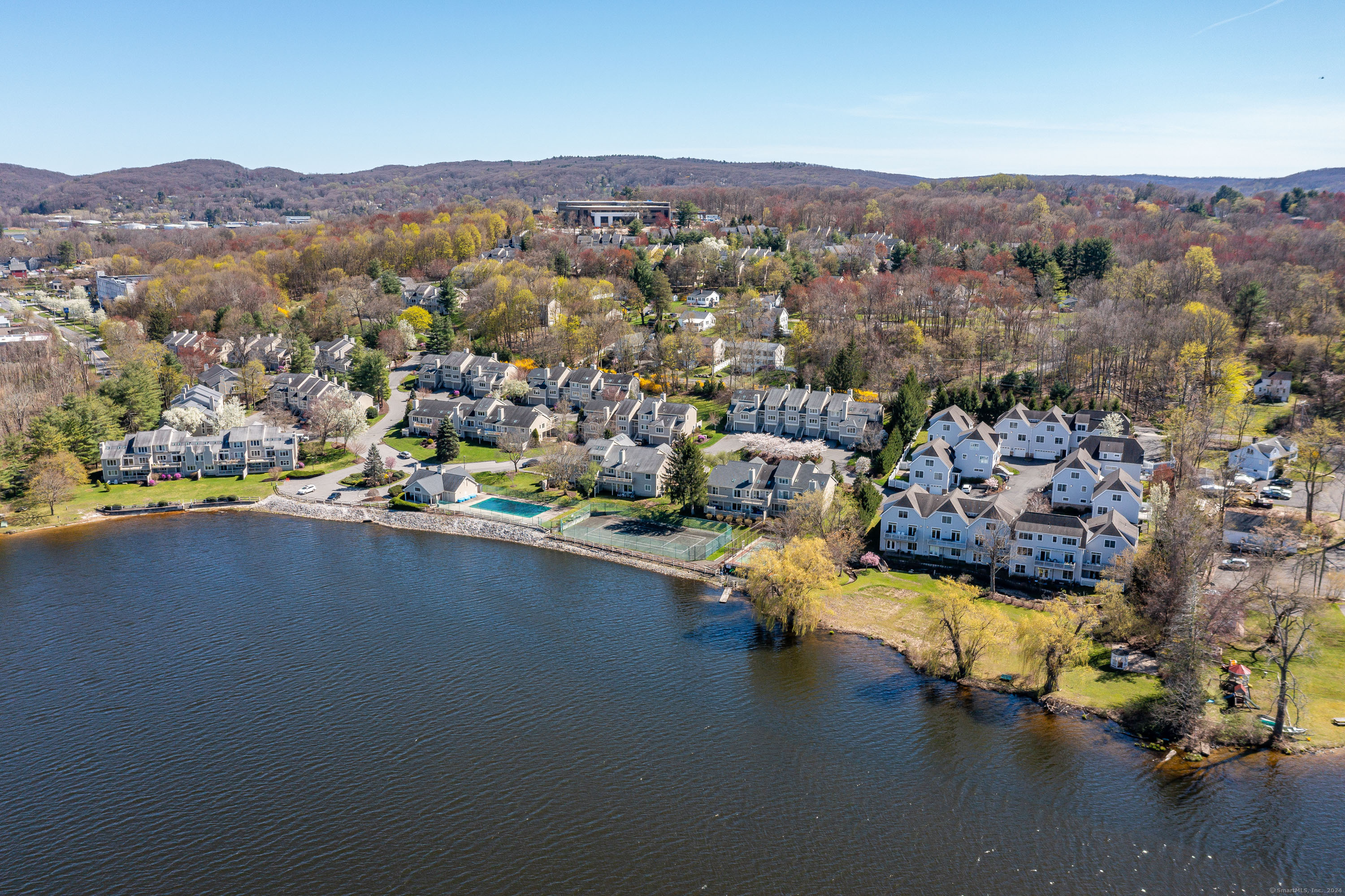 12 Boulevard Drive 36-192