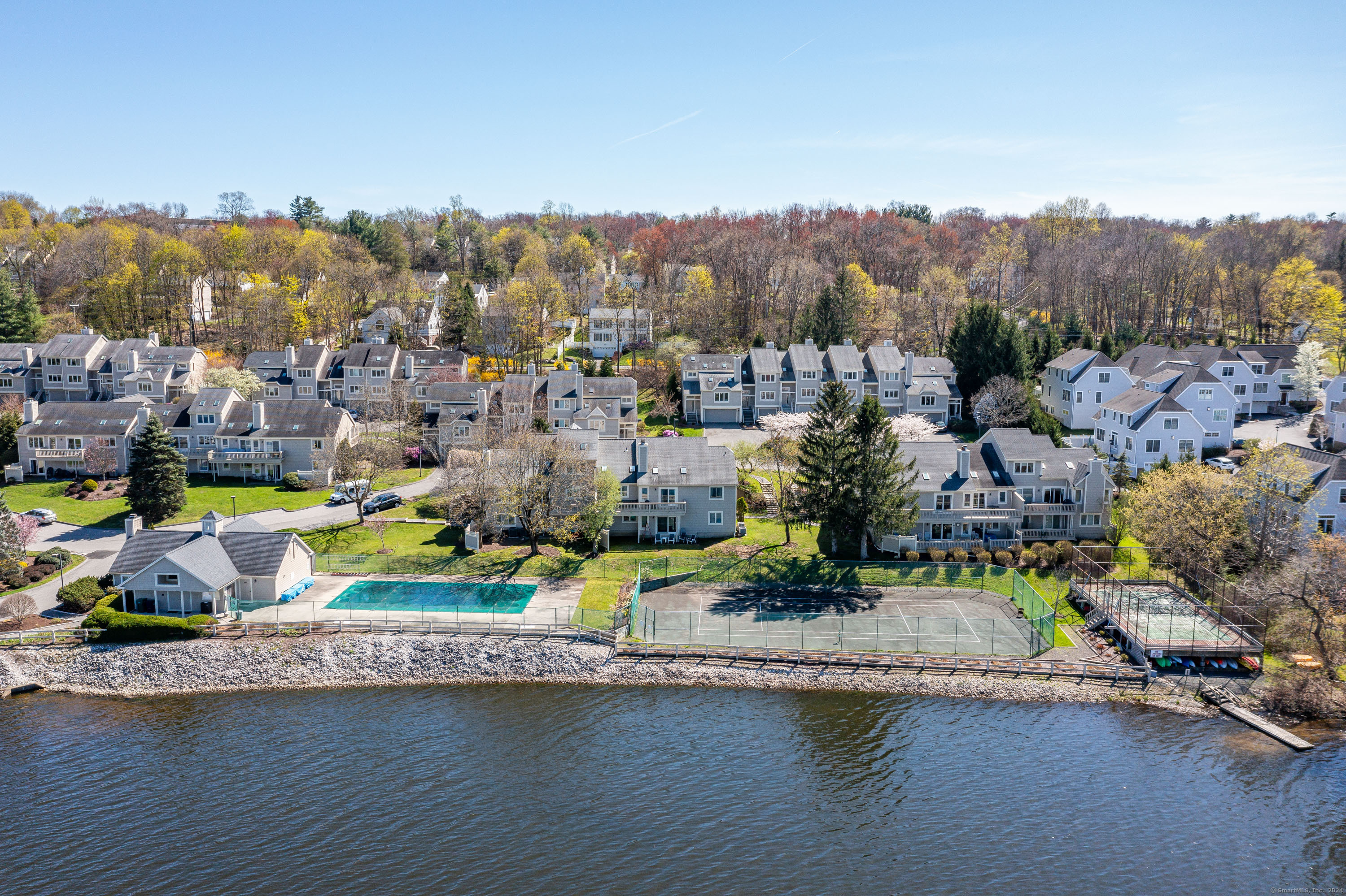 12 Boulevard Drive 36-192
