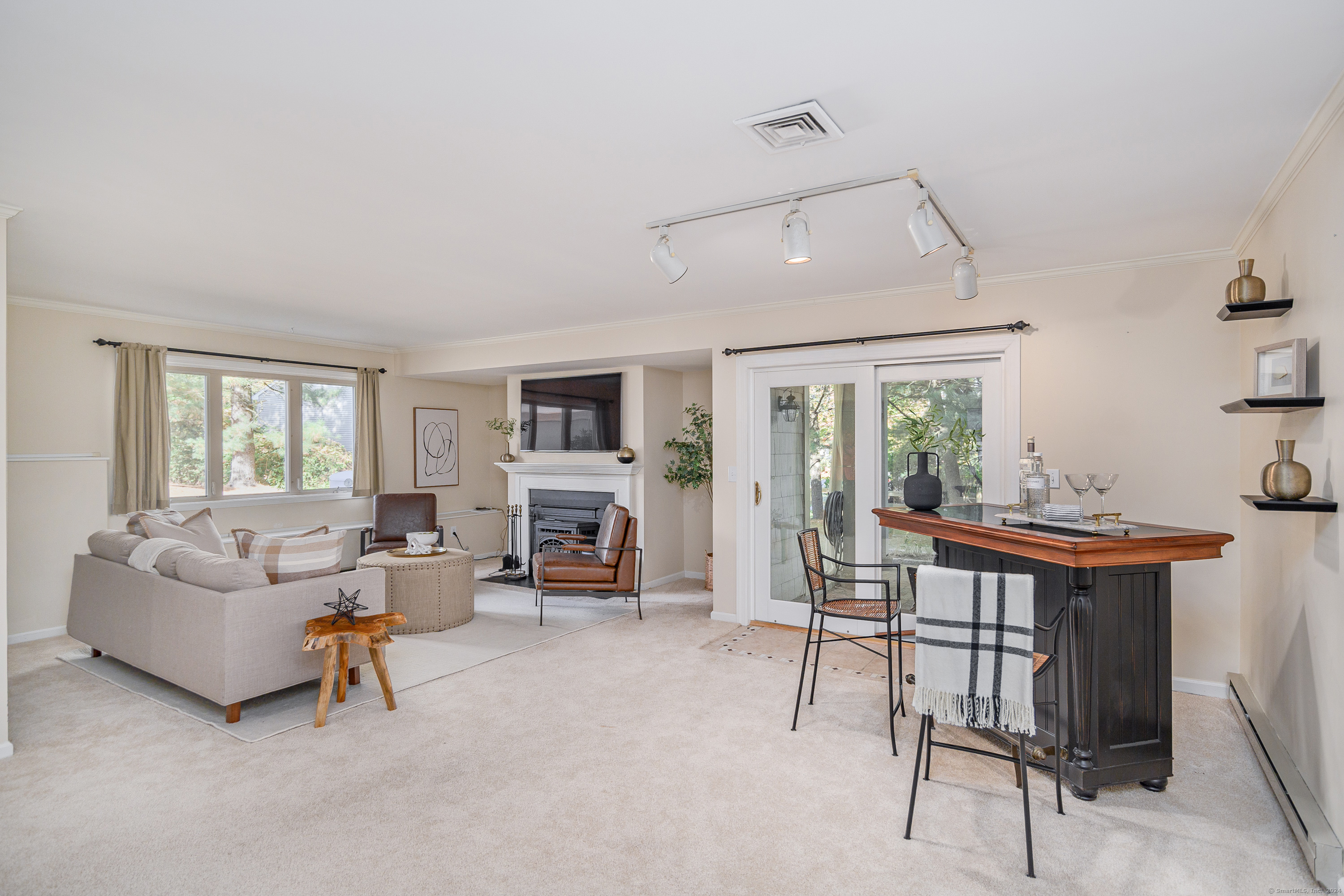 12 Boulevard Drive 36-192
