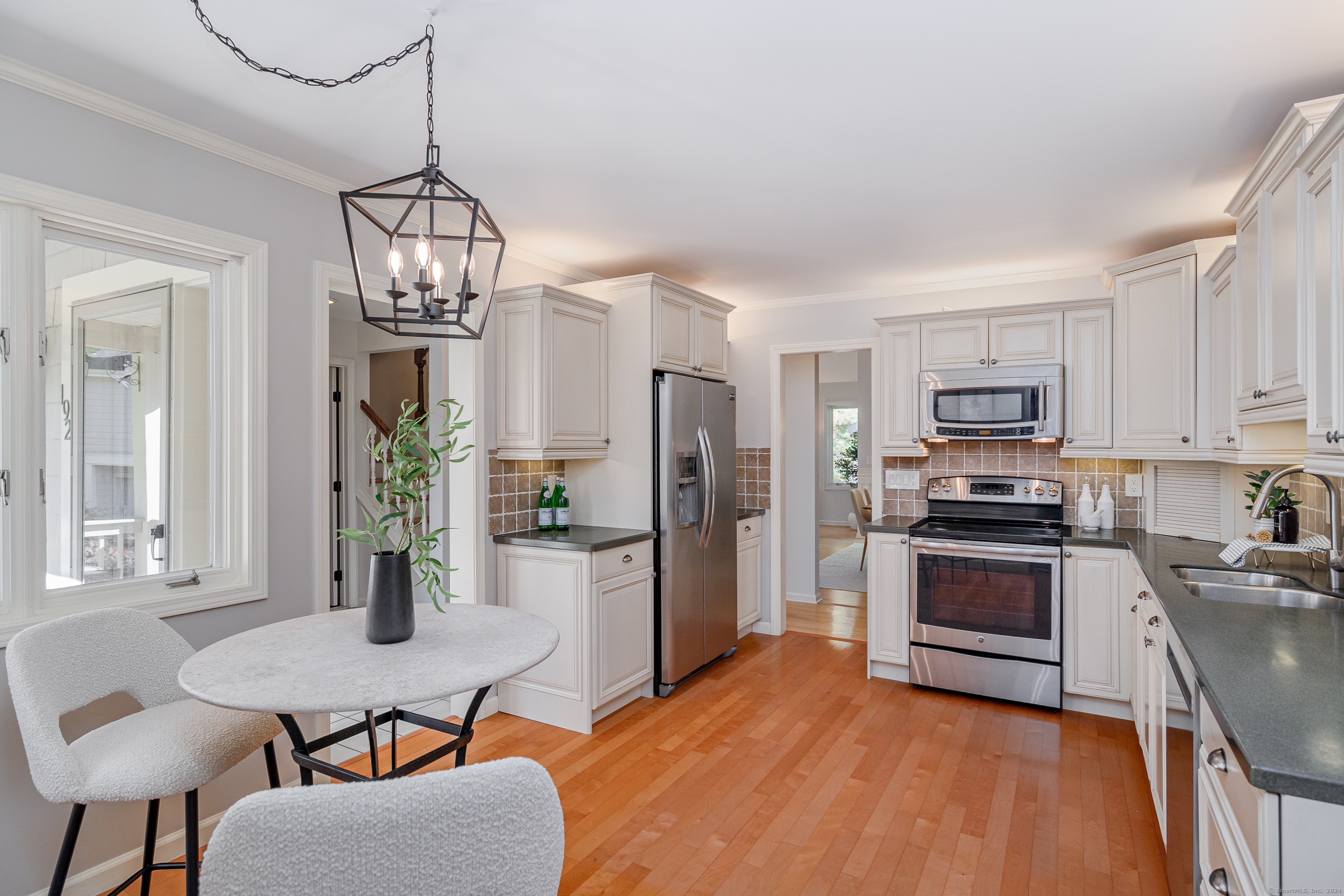 12 Boulevard Drive 36-192