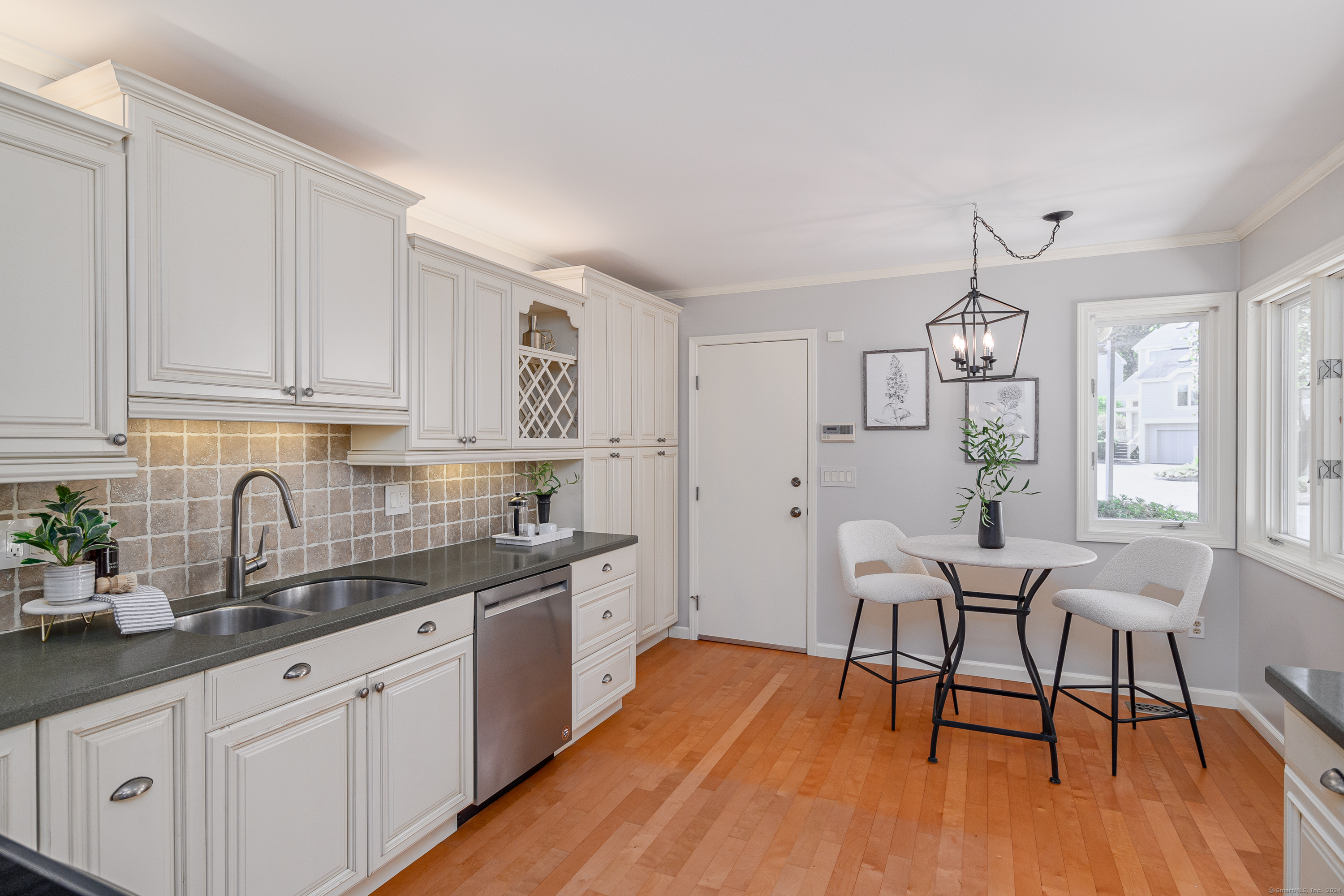 12 Boulevard Drive 36-192