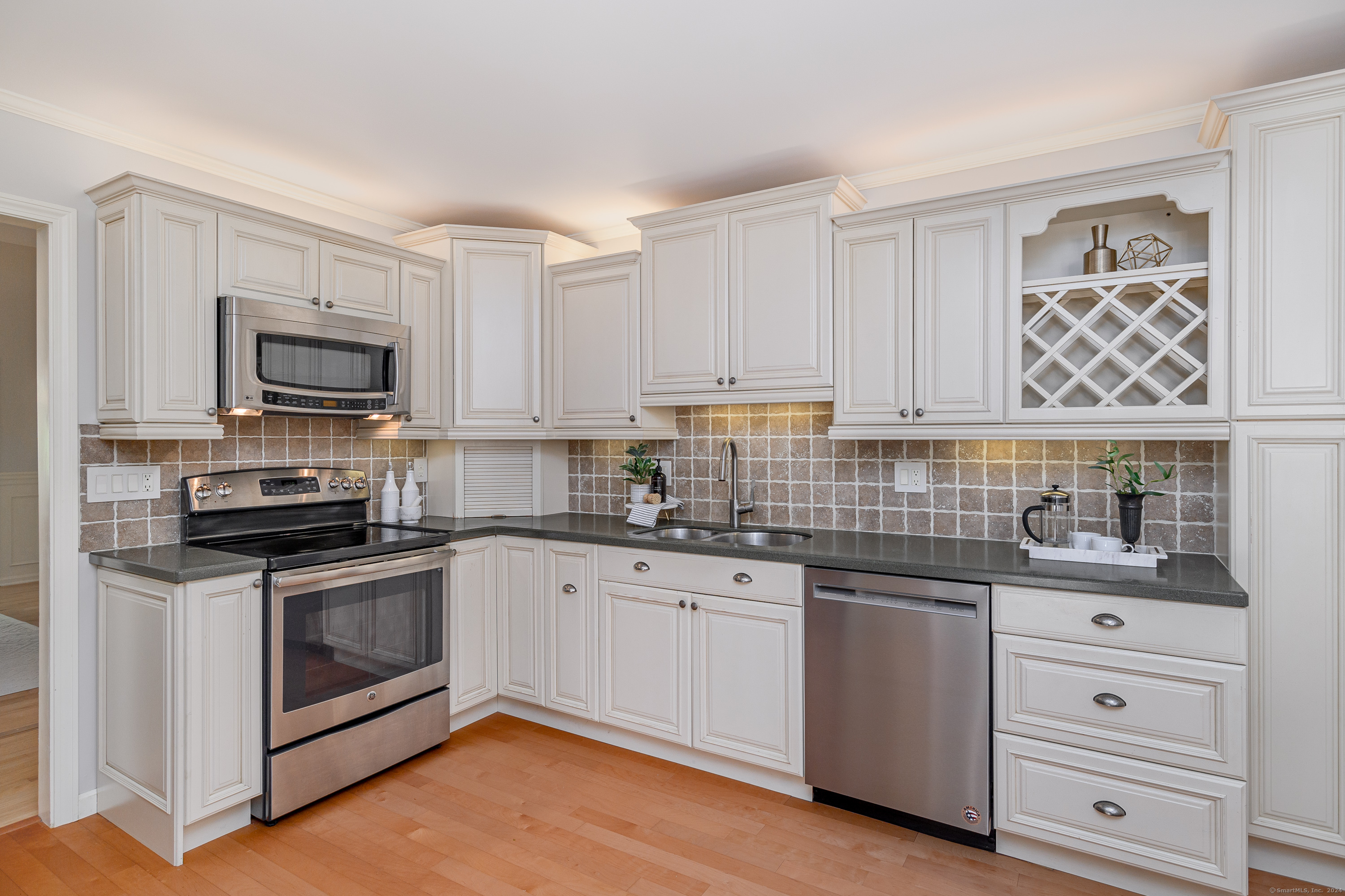 12 Boulevard Drive 36-192