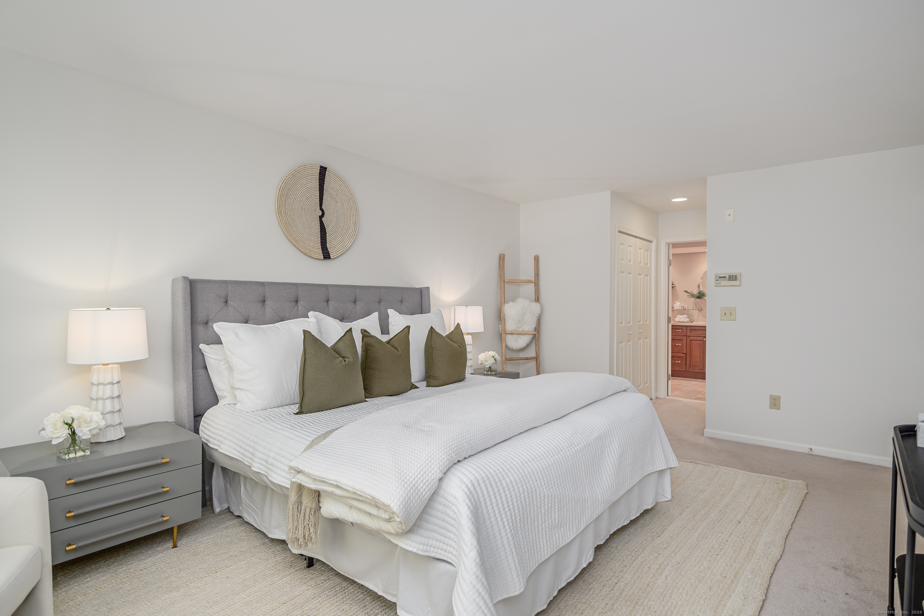 12 Boulevard Drive 36-192