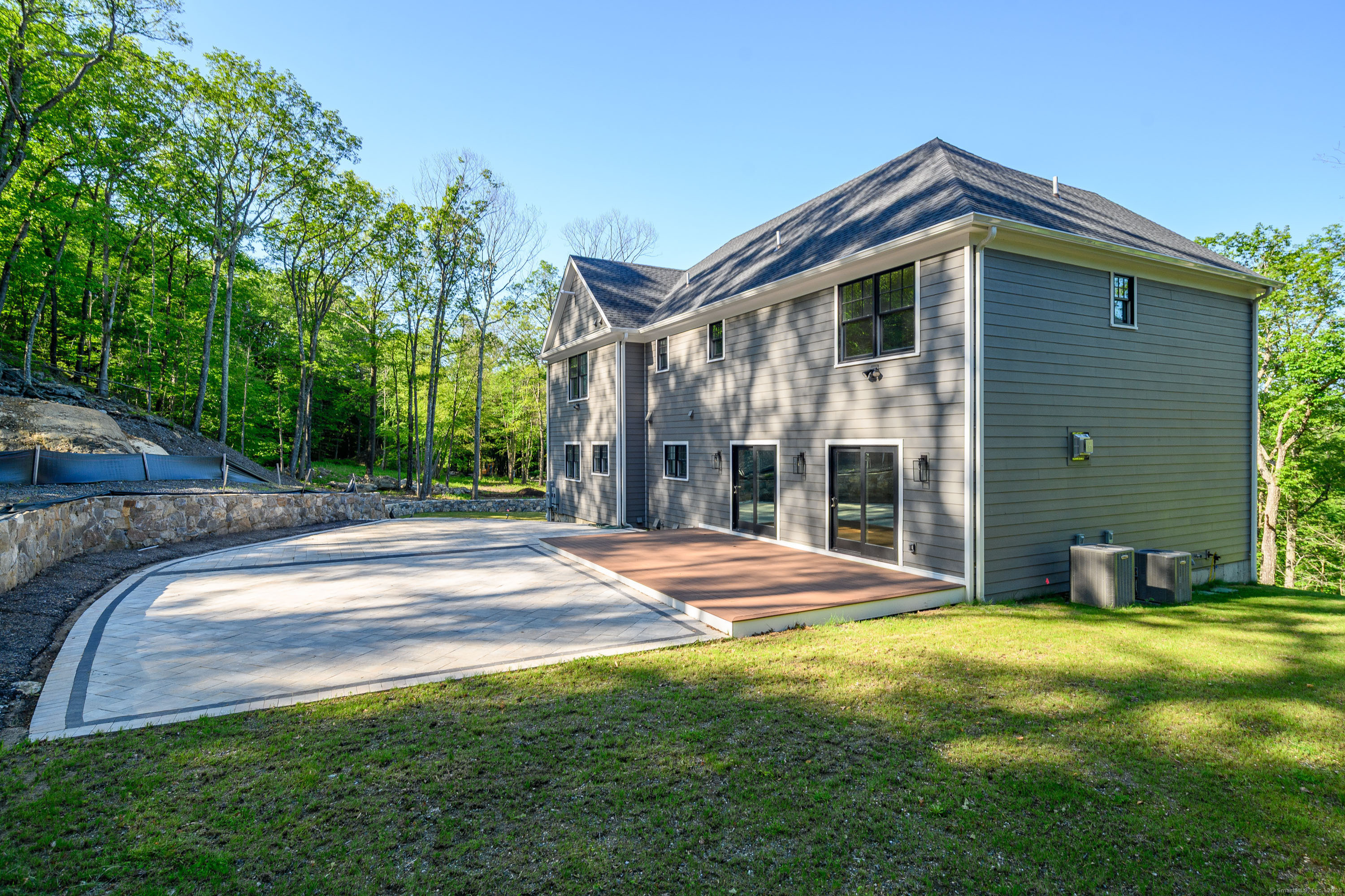 19 Ives Court