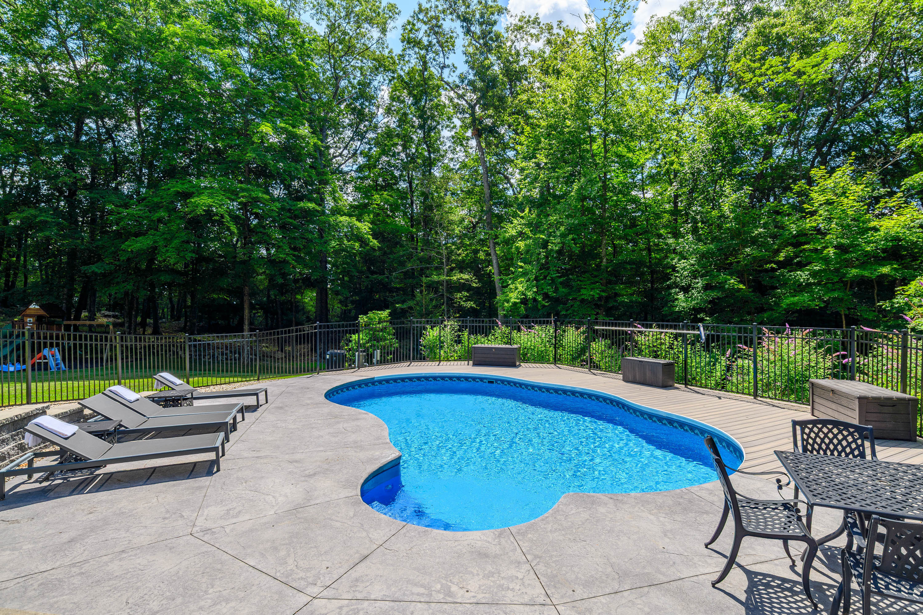 15 Coach HL Drive